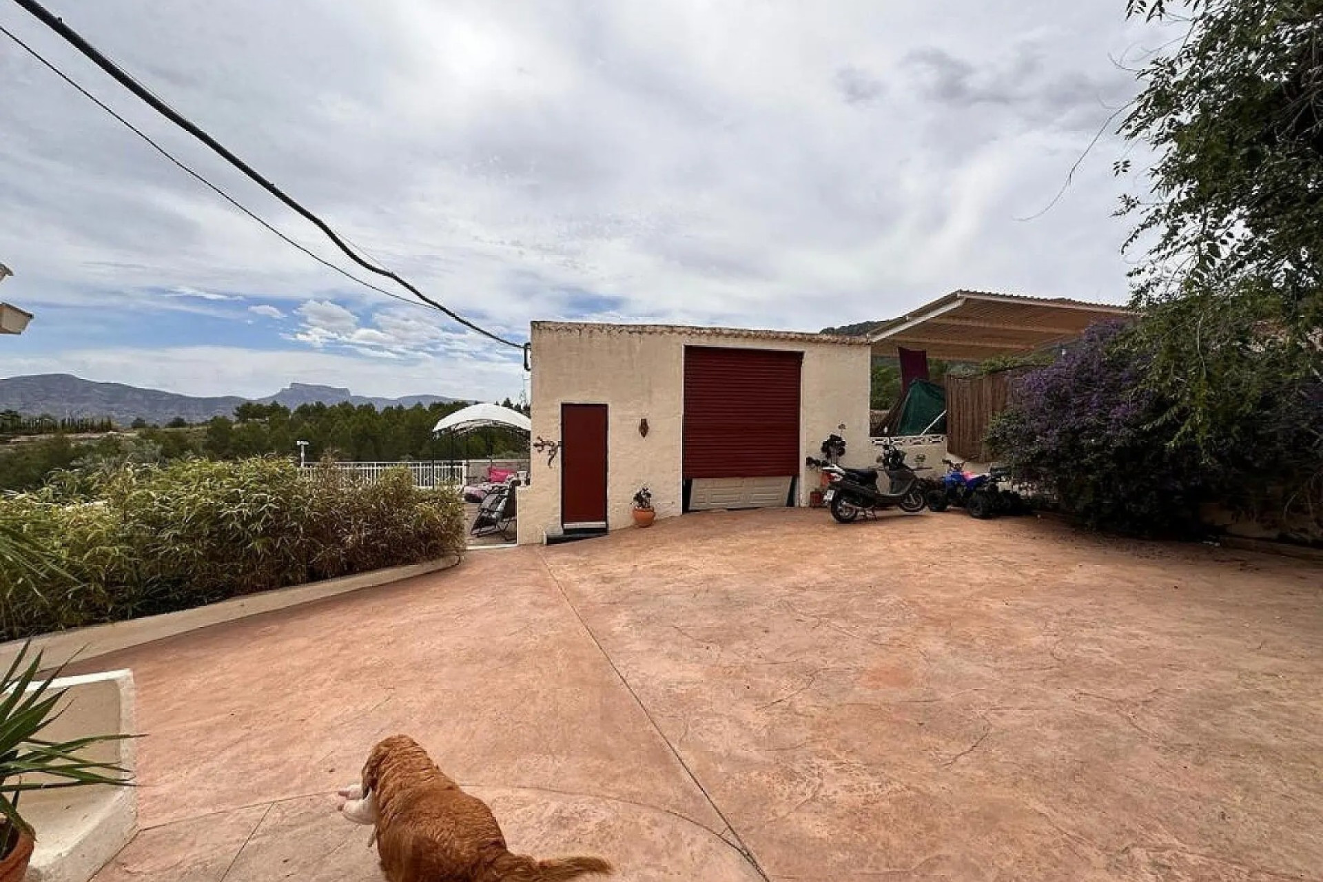 Resale - Villa - Sax