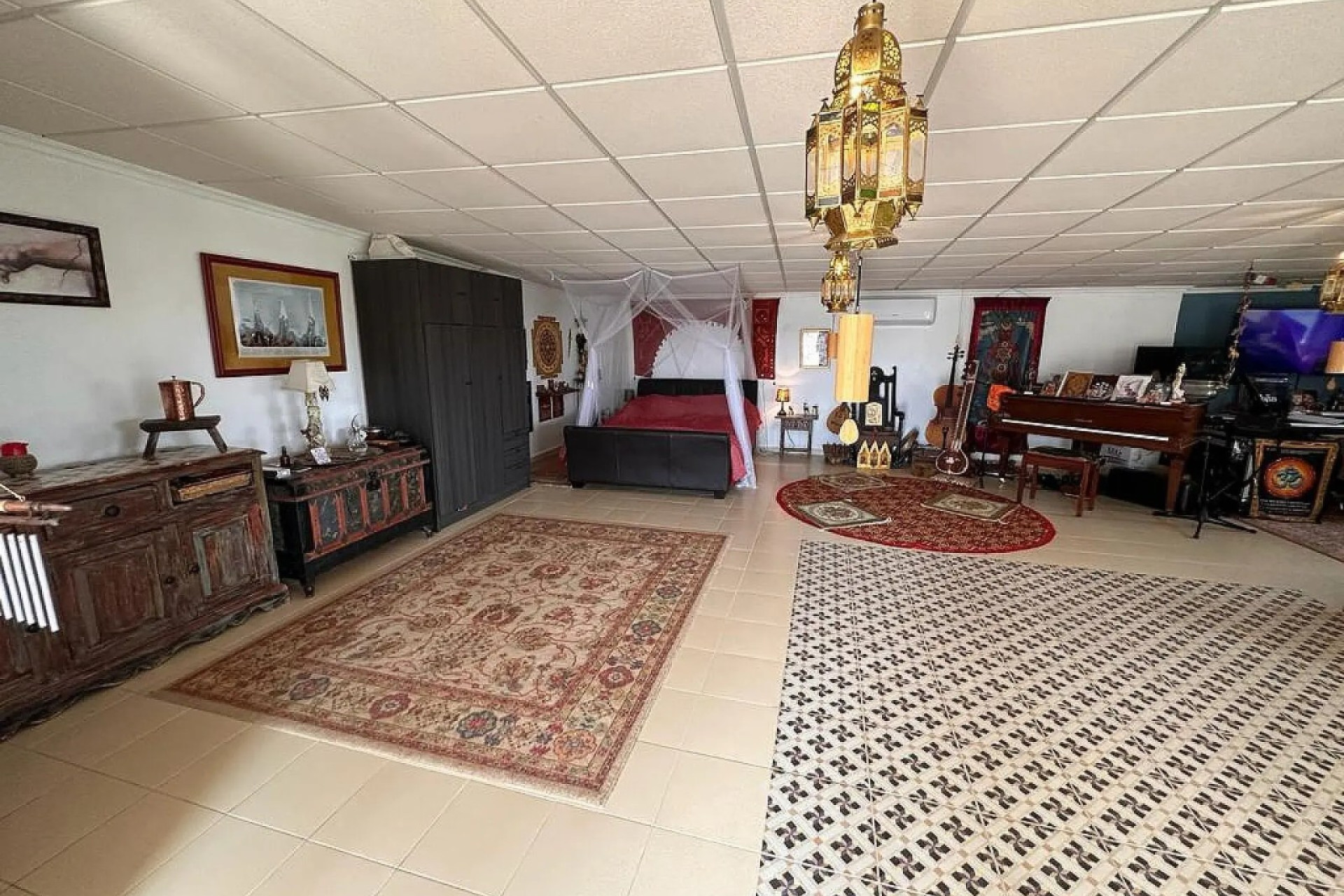 Resale - Villa - Sax