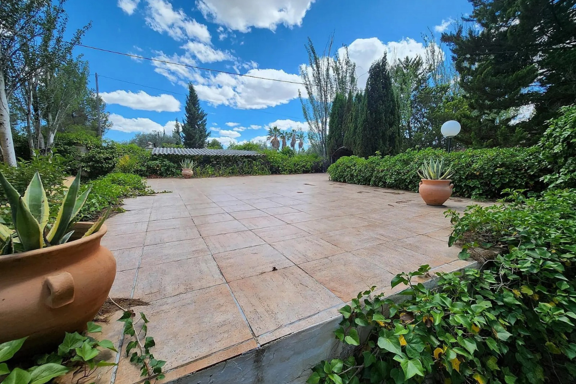 Resale - Villa - Sax