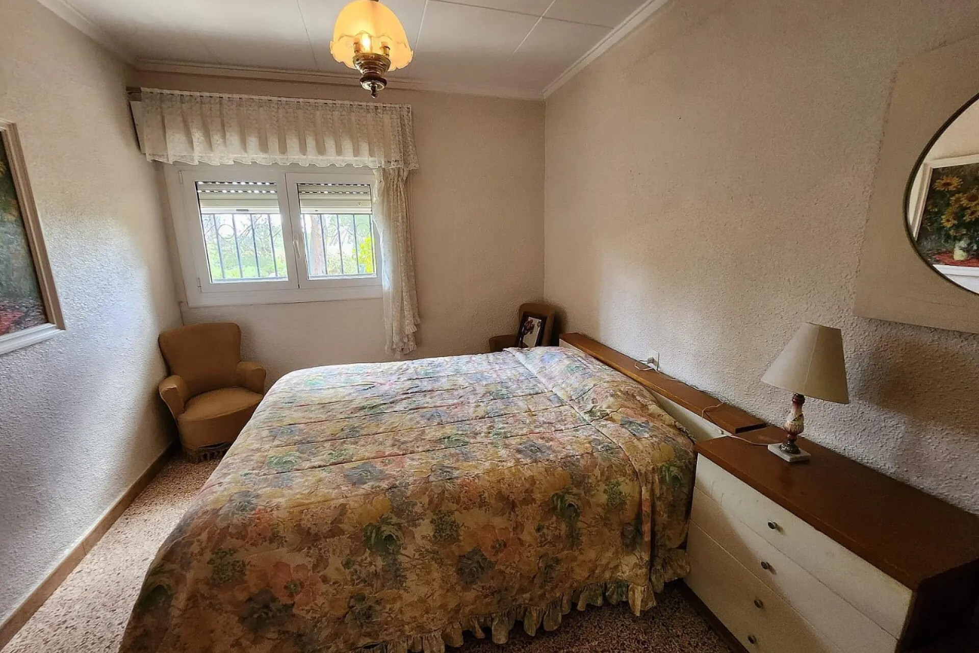 Resale - Villa - Sax