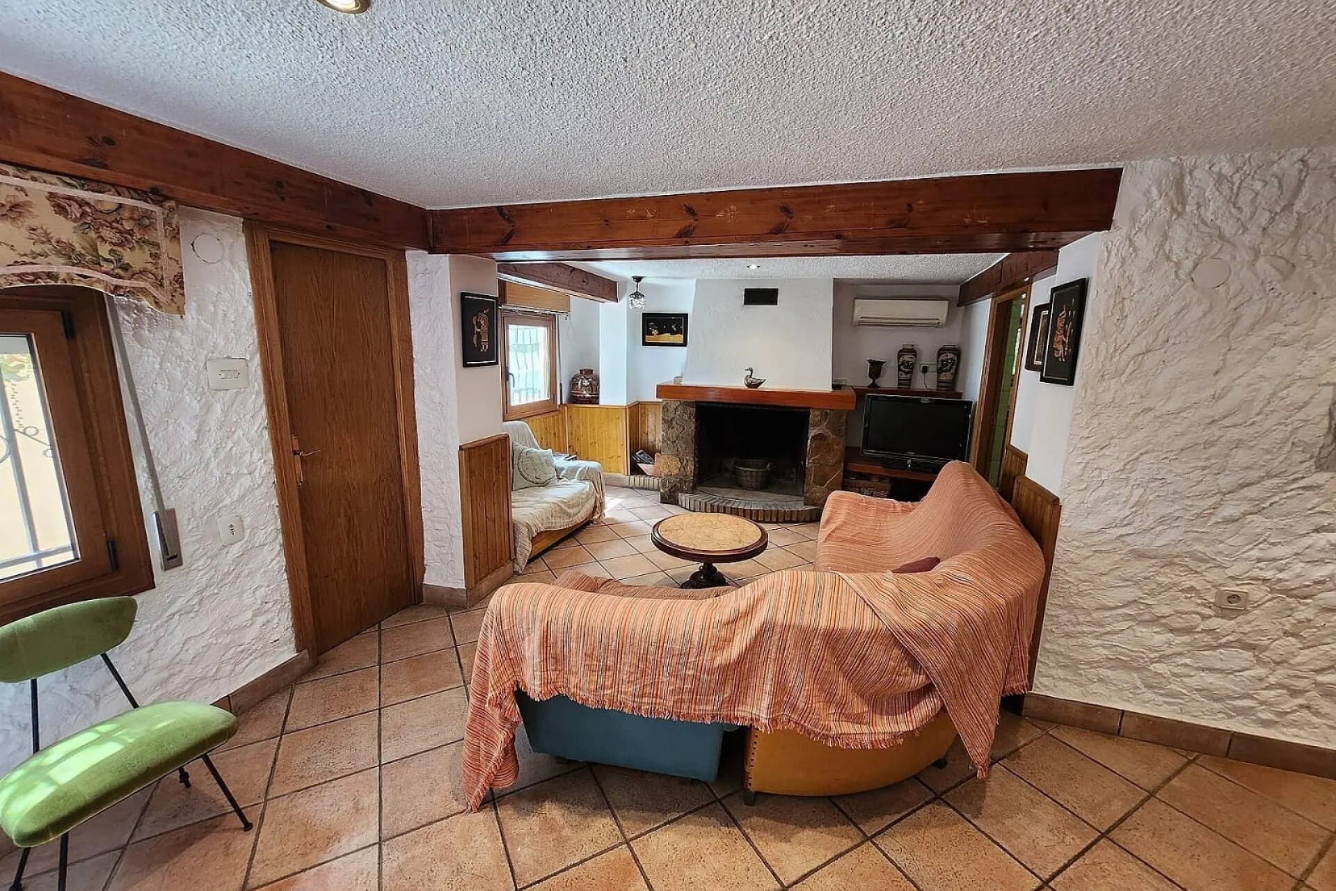 Resale - Villa - Sax