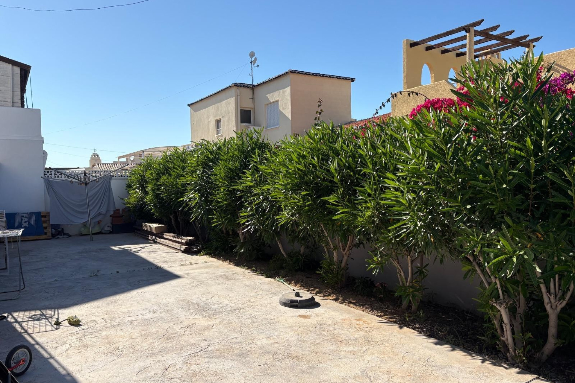 Resale - Villa - Torrevieja - La Siesta - El Salado -  Torreta
