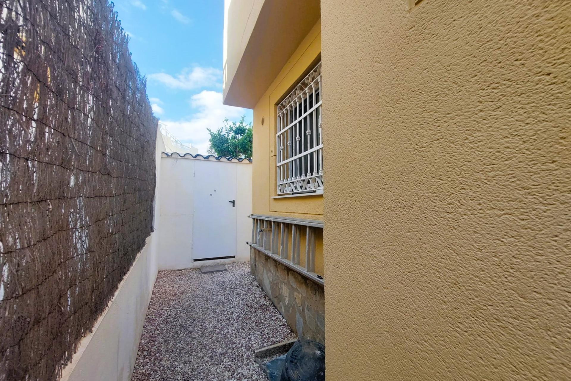 Resale - Villa - Torrevieja - Los Balcones - Los Altos del Edén