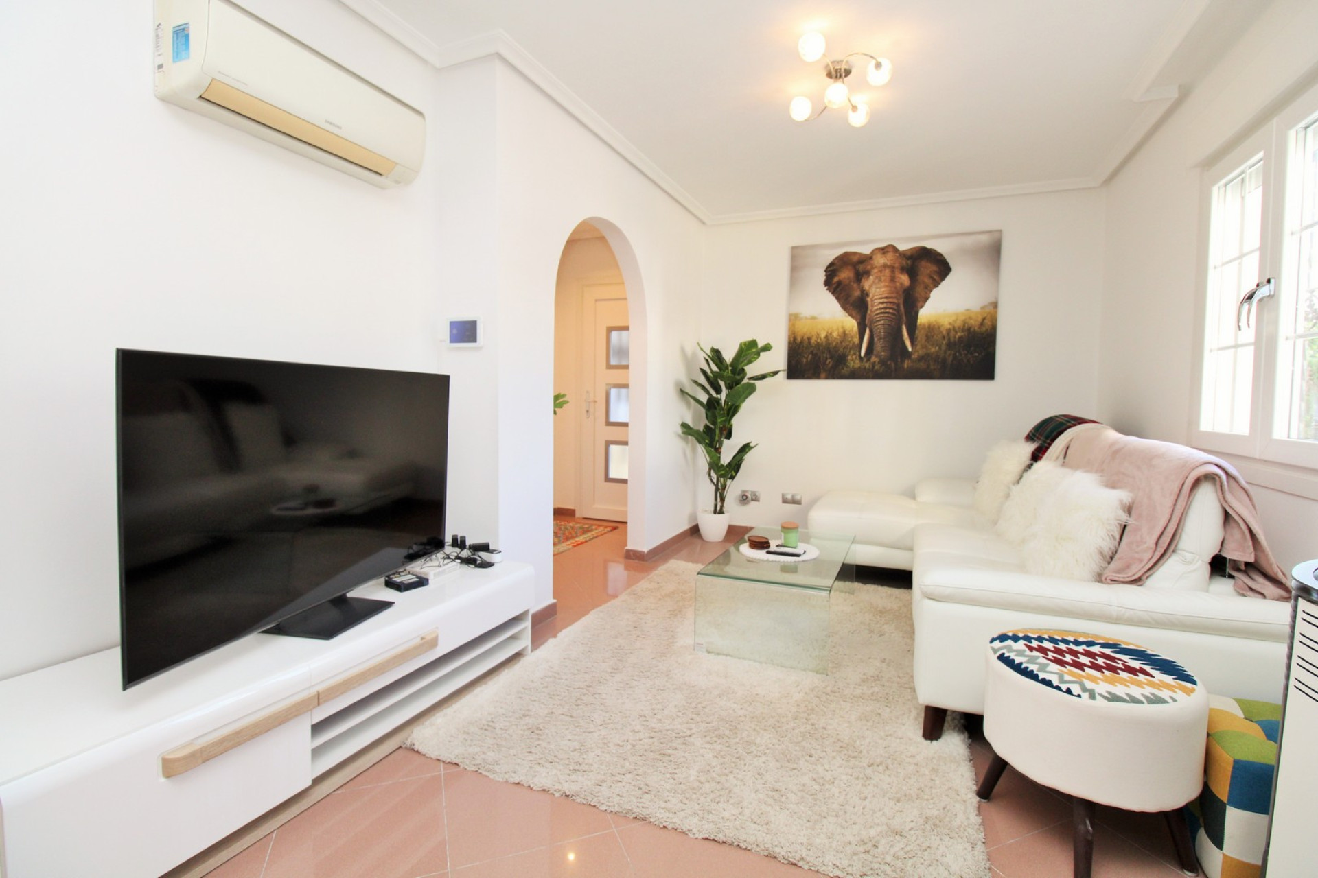 Resale - Villa - Villamartín - Los Dolses