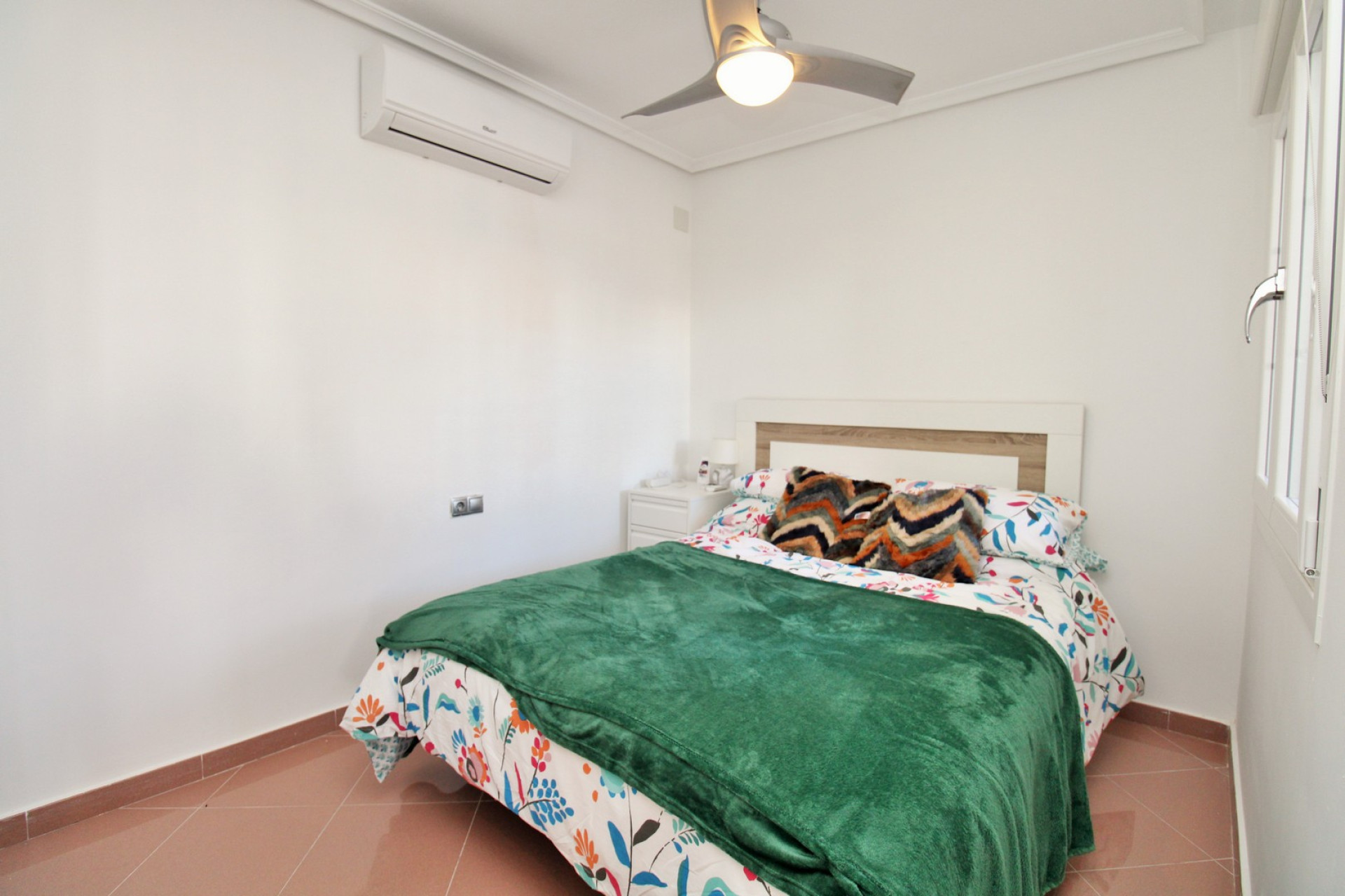 Resale - Villa - Villamartín - Los Dolses