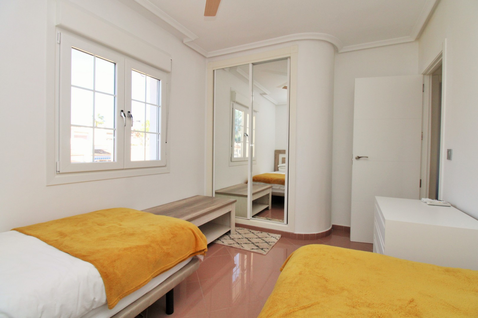 Resale - Villa - Villamartín - Los Dolses