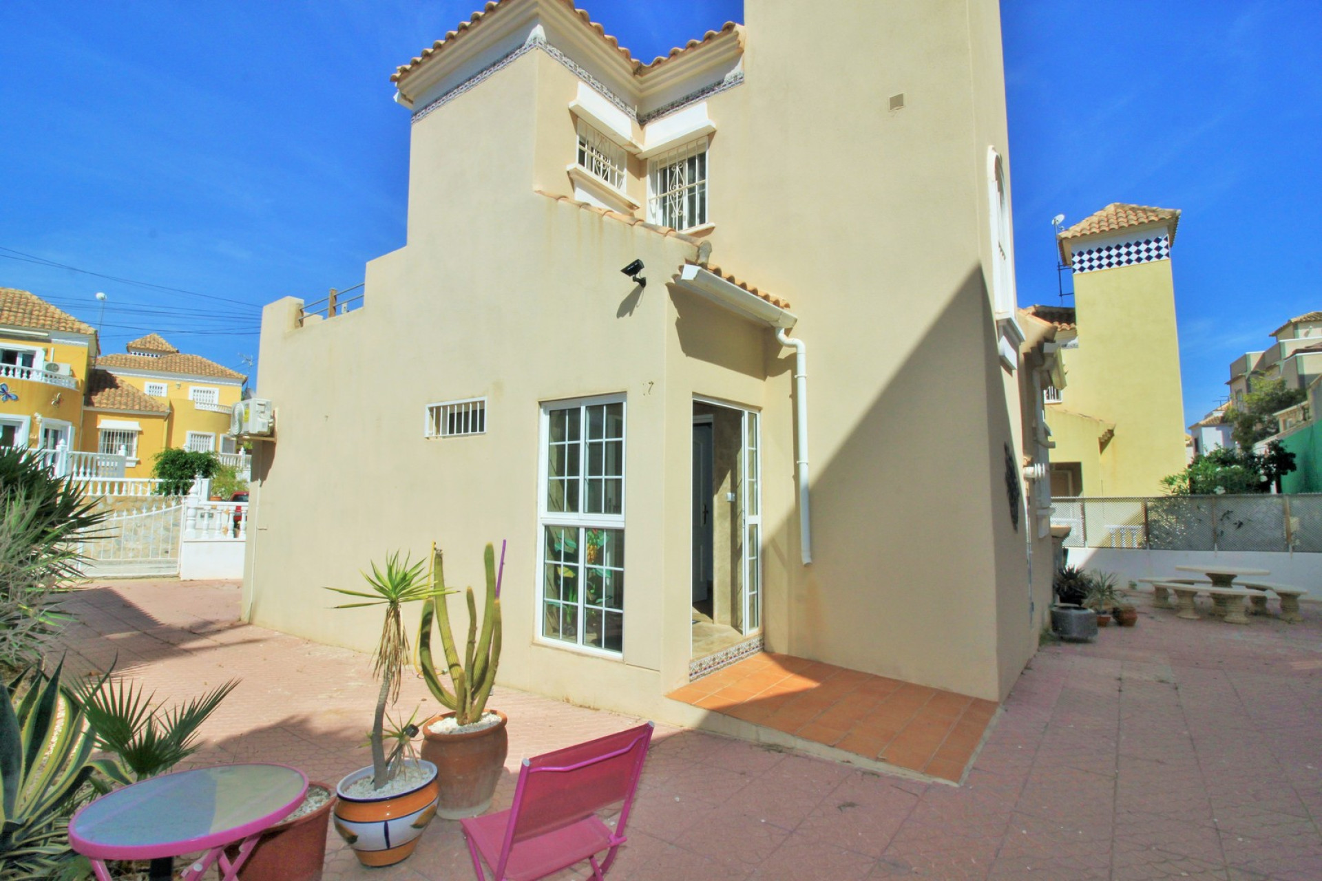 Resale - Villa - Villamartín