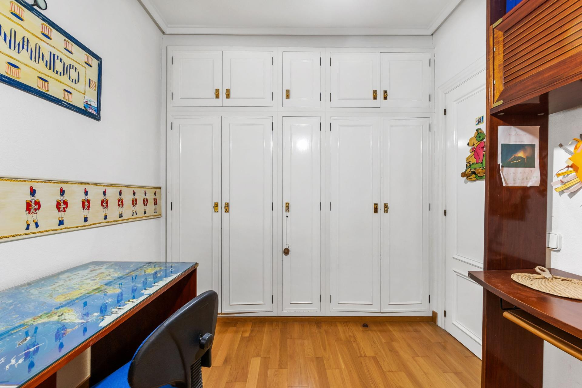 Reventa - Apartamento / piso - Torrevieja - Centro - Muelle Pesquero
