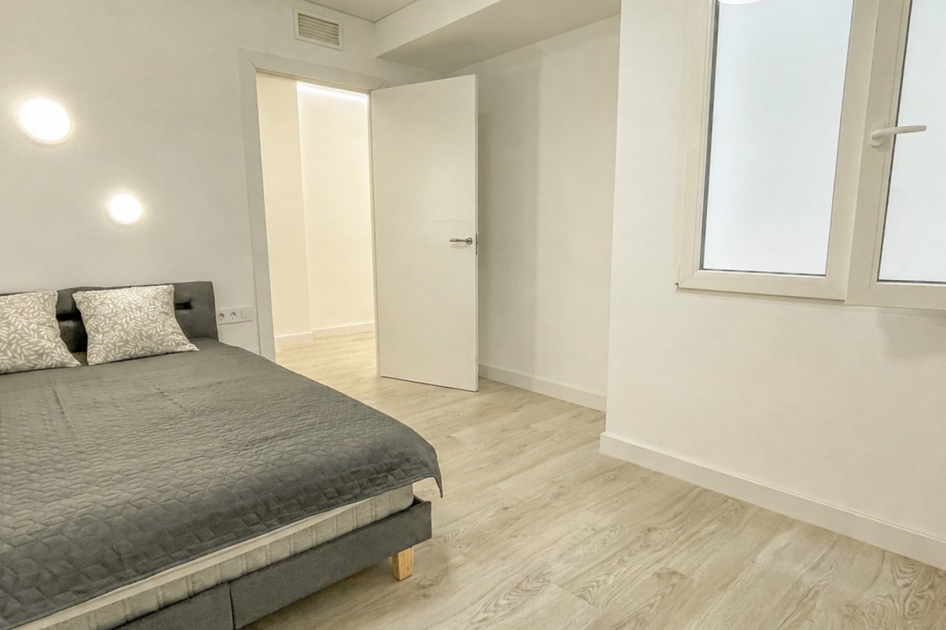 Reventa - Apartamento / piso - Torrevieja - El Acequión - Los Náufragos
