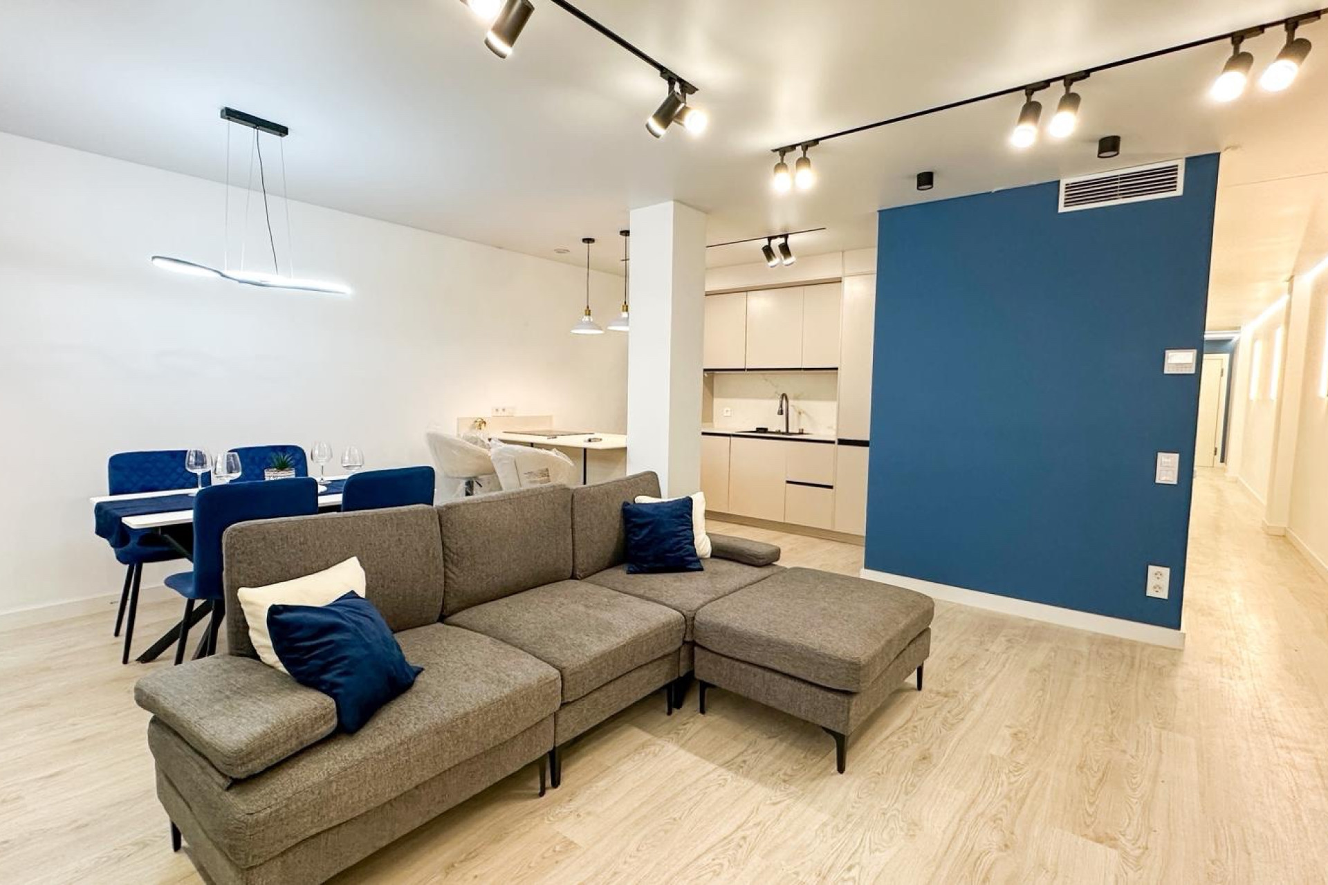 Reventa - Apartamento / piso - Torrevieja - El Acequión - Los Náufragos