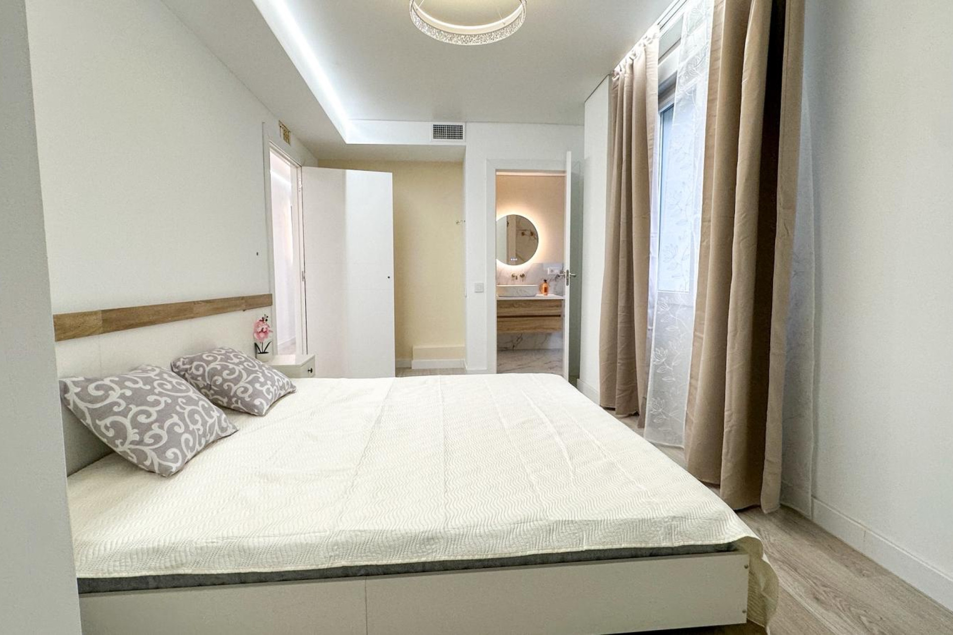 Reventa - Apartamento / piso - Torrevieja - El Acequión - Los Náufragos