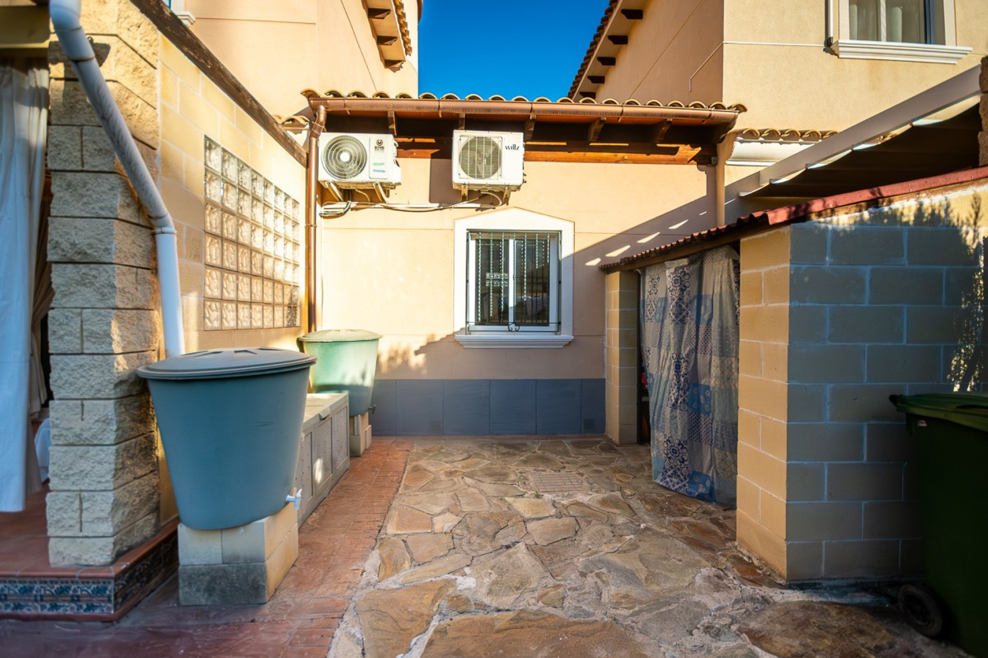 Reventa - Villa - Benferri