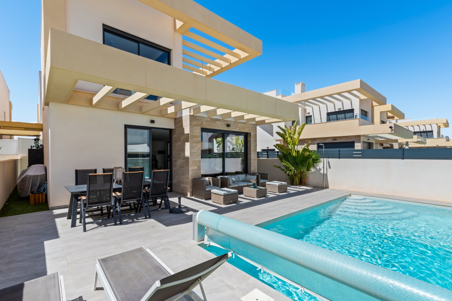 Reventa - Villa - Los Montesinos - La Herada