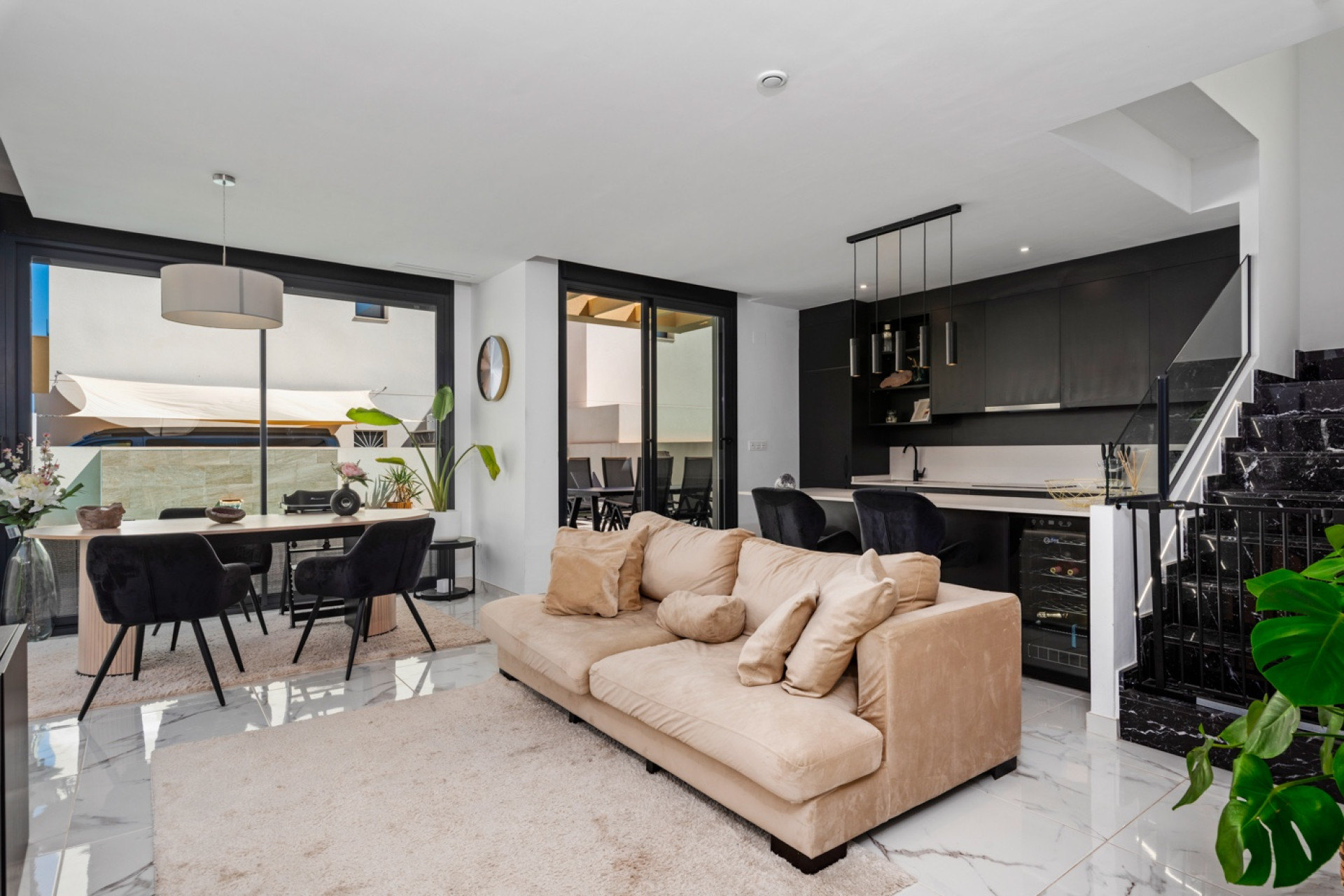 Reventa - Villa - Los Montesinos - La Herada