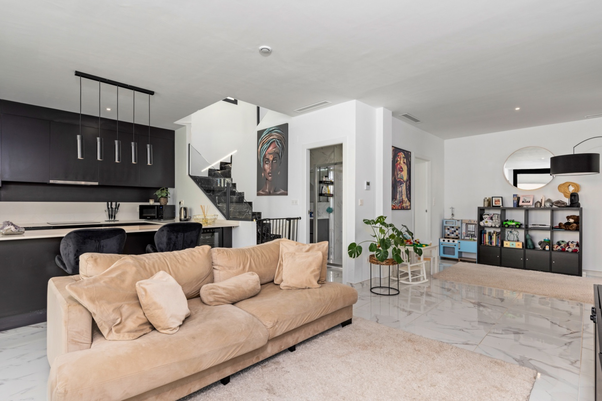 Reventa - Villa - Los Montesinos - La Herada