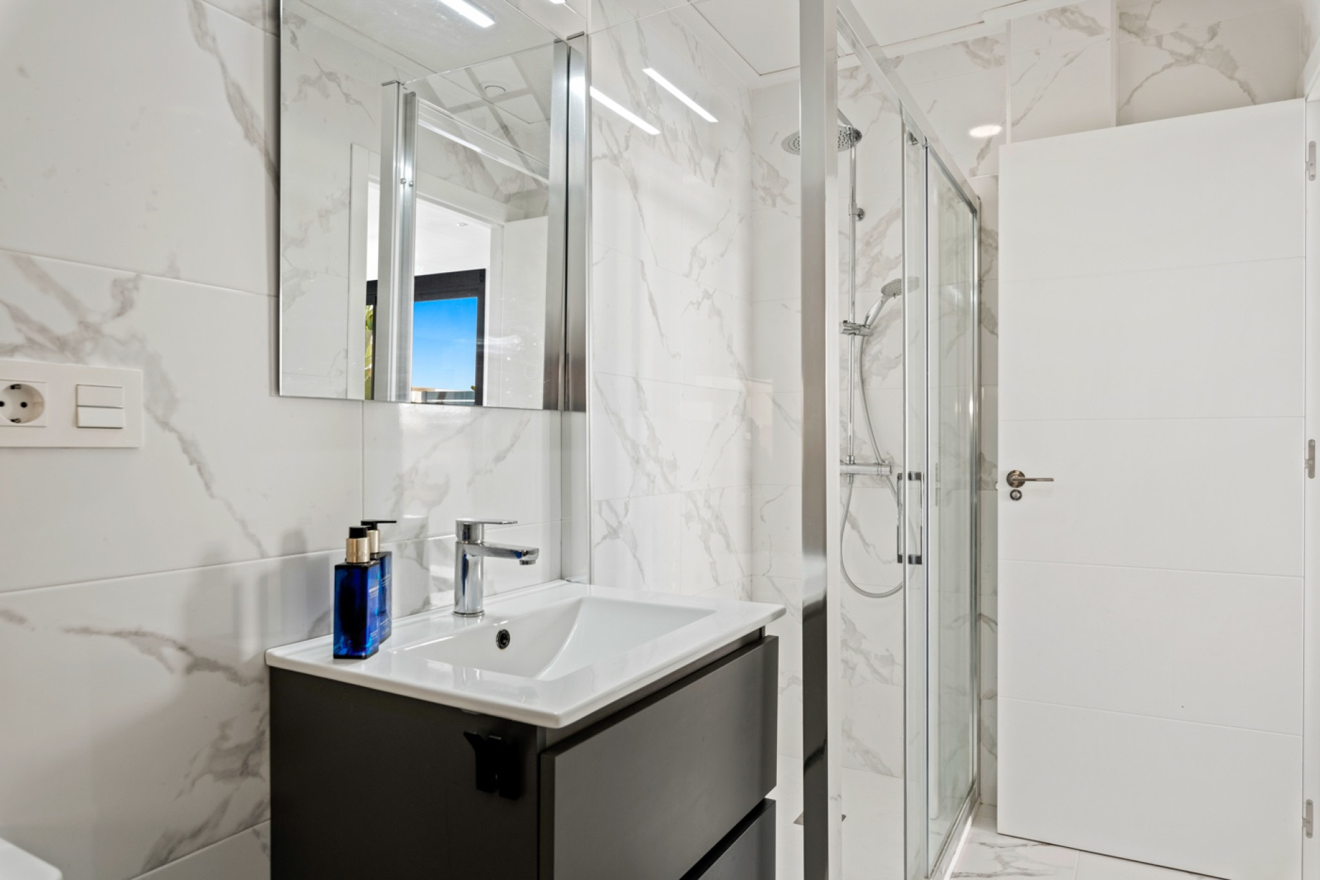 Reventa - Villa - Los Montesinos - La Herada