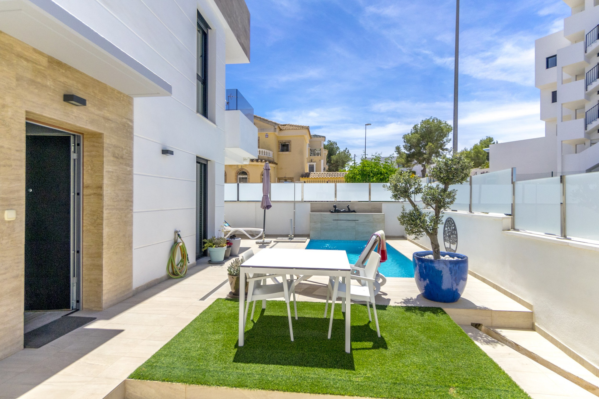 Reventa - Villa - Orihuela Costa - Urbanización Blue Lagoon y T-2 Filipinas Oeste