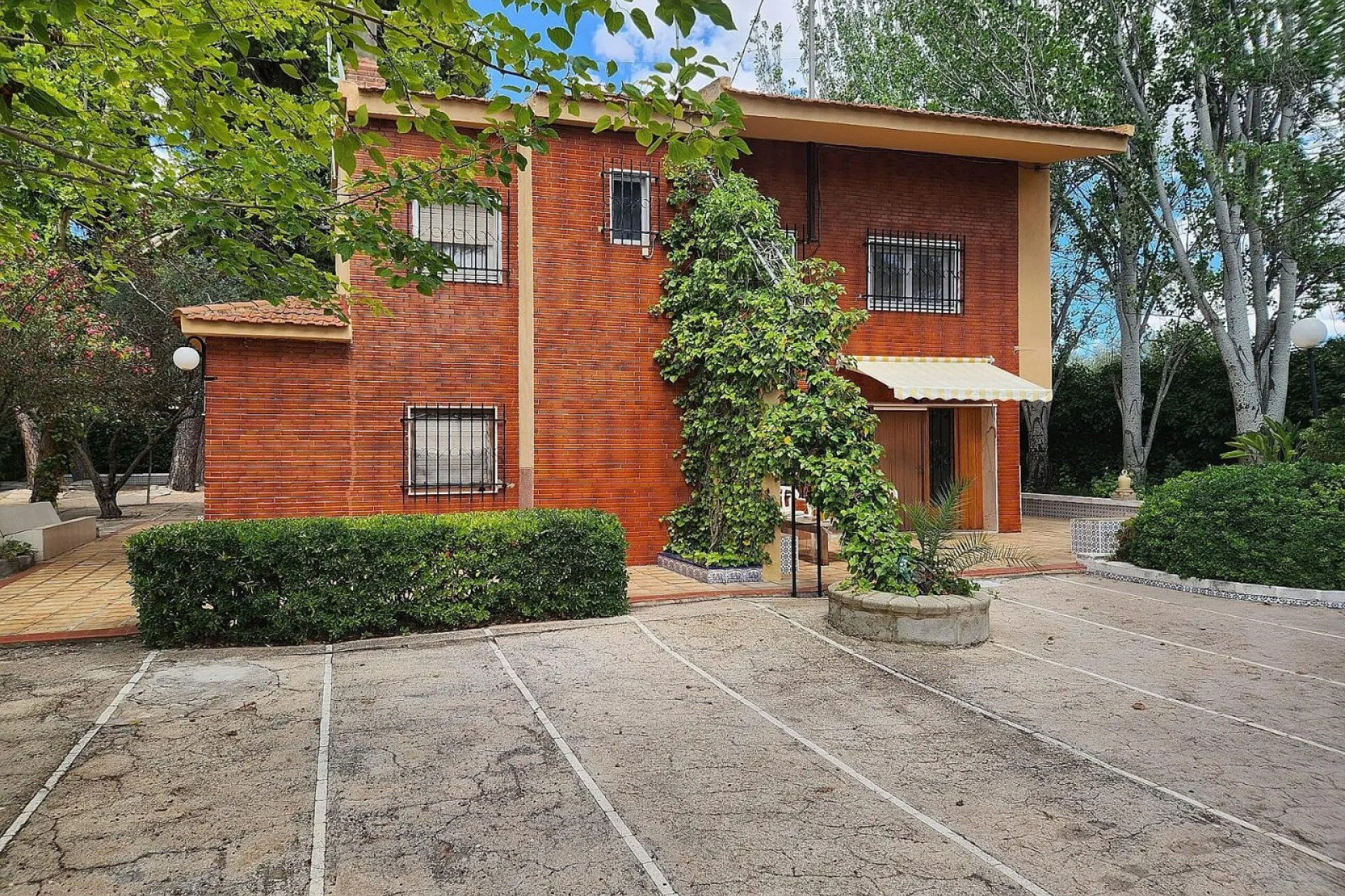 Reventa - Villa - Sax