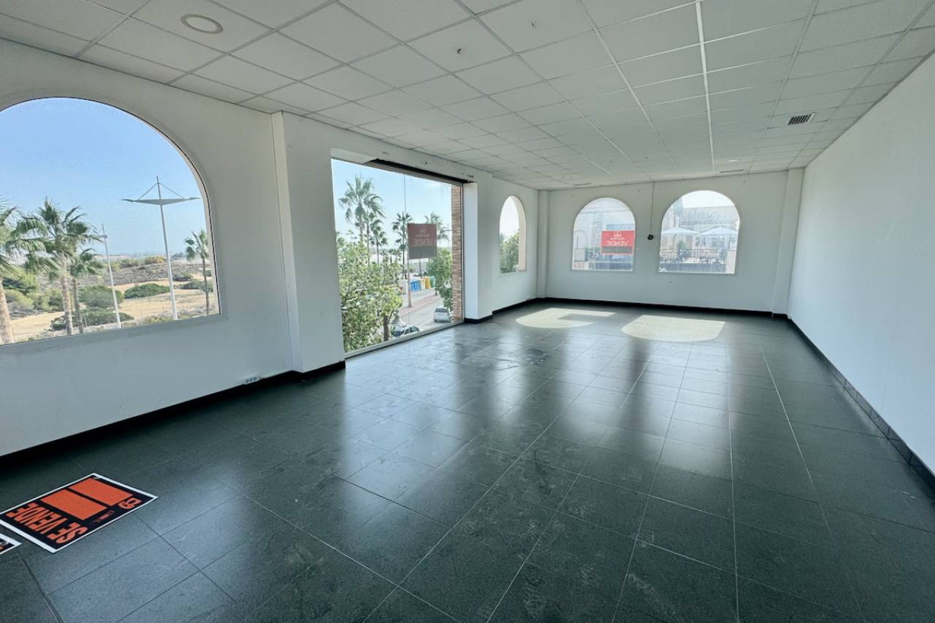 Revente - Commercial - La Finca Golf