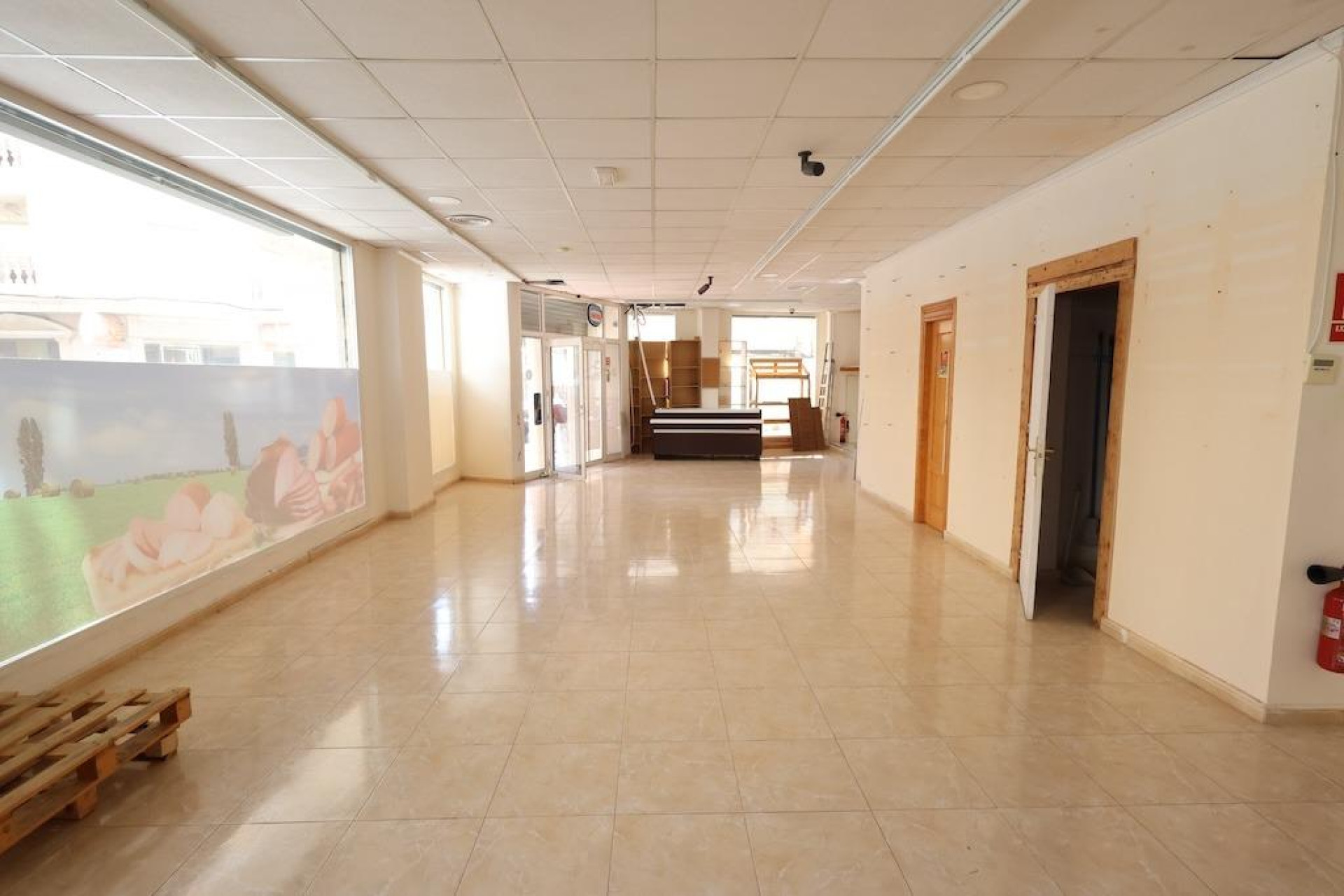 Revente - Commercial premises - Torrevieja - Estacion de autobuses