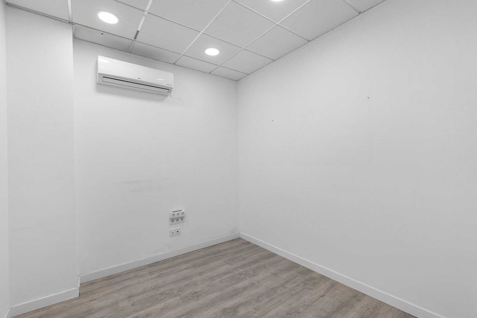 Revente - Commercial - Torrevieja - La Mata