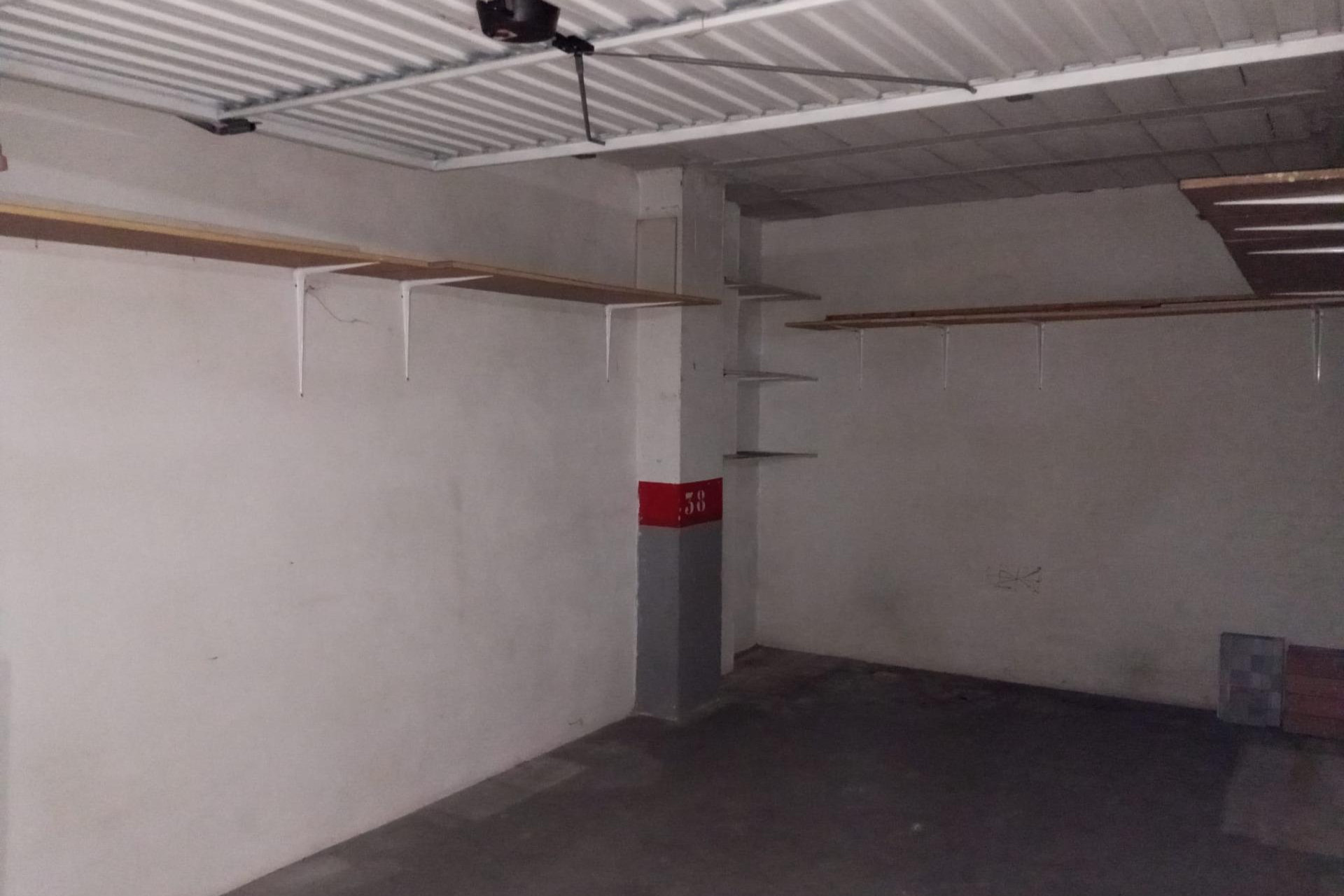 Revente - Parking - Torrevieja - Estacion de autobuses