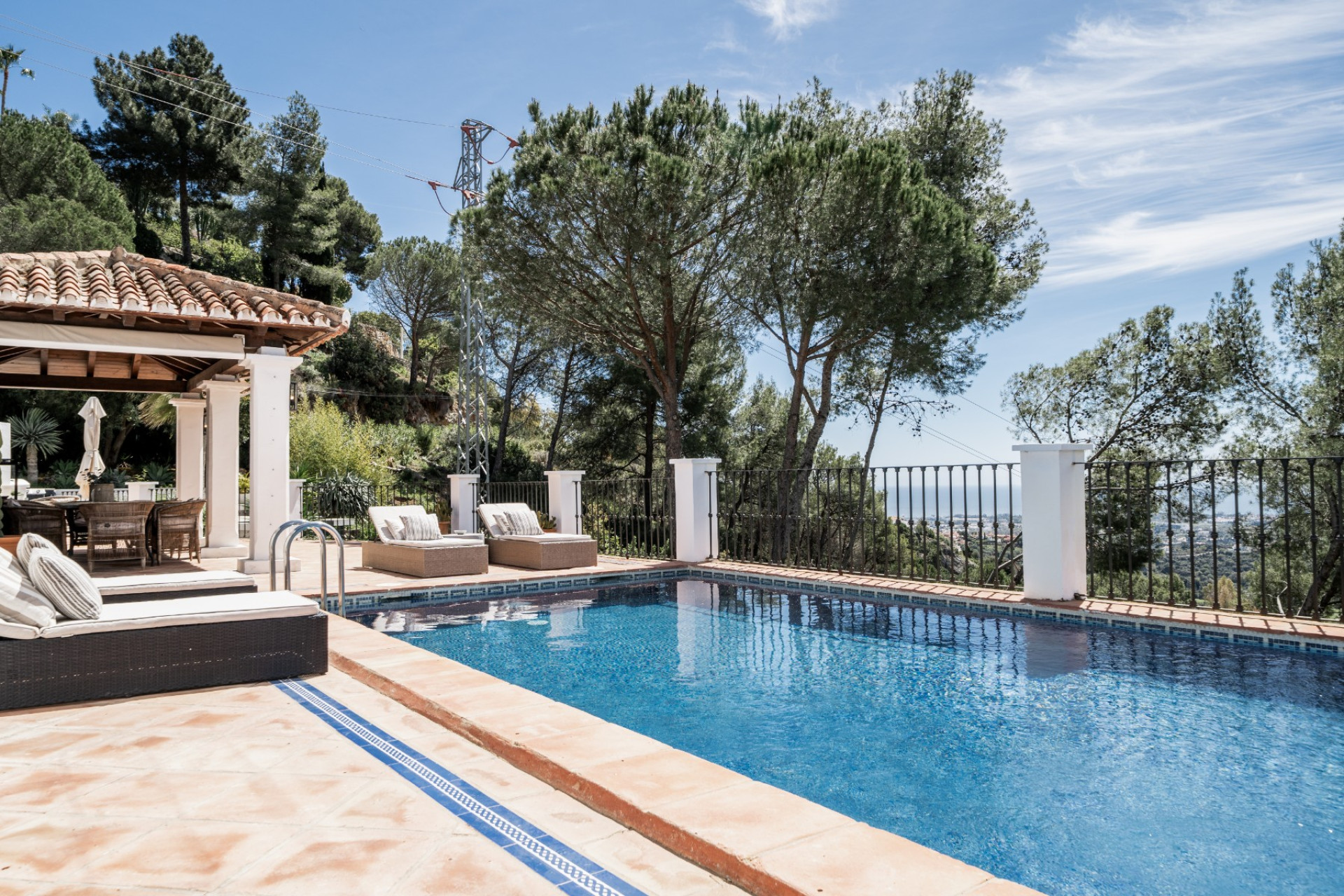 Revente - Villa - Benahavis - Benahavís