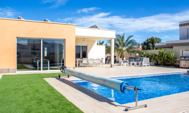 Semi-detached villa - Herverkoop - Torrevieja - La Siesta - El Salado -  Torreta