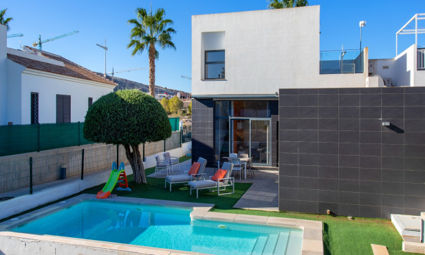 Villa - Alquiler a largo plazo - Algorfa - REN-024-L