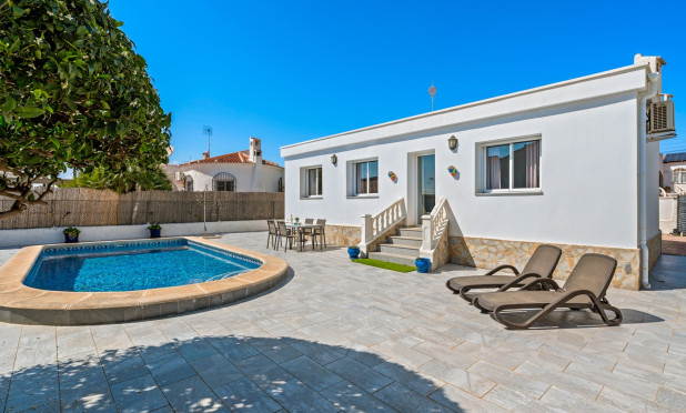 Villa - Herverkoop - Ciudad Quesada - C-45836