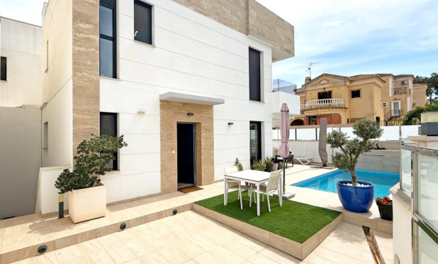Villa - Herverkoop - Orihuela Costa - Villamartín
