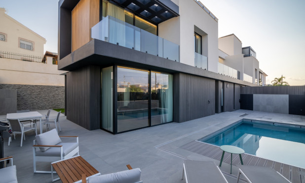 Villa - Odsprzedaż - Albir - Albir