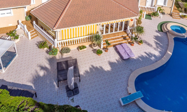 Villa - Odsprzedaż - Cabo Roig - MUY CERCA DE LA PLAYA