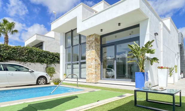 Villa - Odsprzedaż - Ciudad Quesada - C-35506