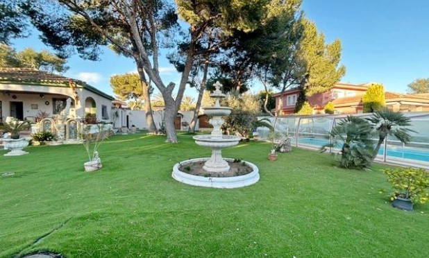 Villa - Odsprzedaż - Dehesa de Campoamor - Campoamor