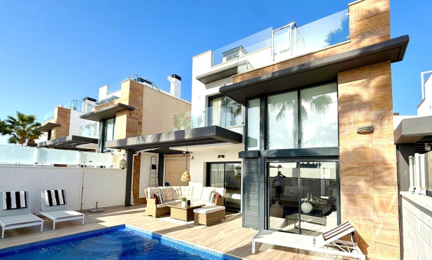 Villa - Odsprzedaż - Orihuela Costa - Lomas de Cabo Roig