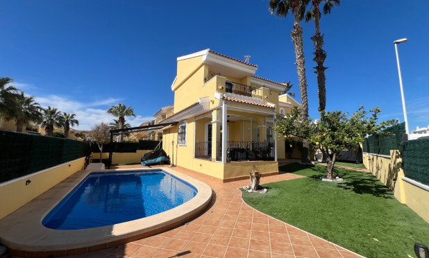 Villa - Odsprzedaż - Orihuela Costa - Los Dolses