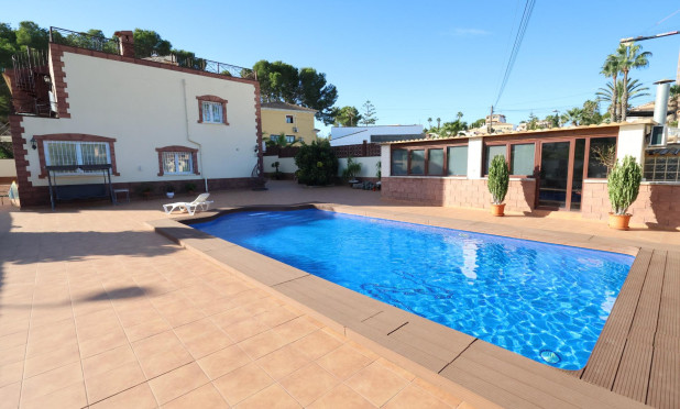 Villa - Odsprzedaż - Torrevieja - C-50313