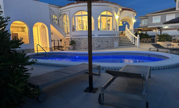 Villa - Odsprzedaż - Torrevieja - Costa Blanca Sur