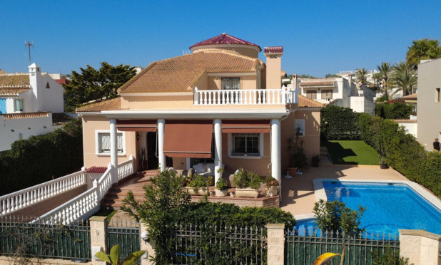Villa - Odsprzedaż - Torrevieja - Torrelamata - La Mata