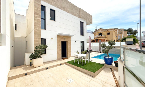 Villa - Resale - Orihuela Costa - C-37478