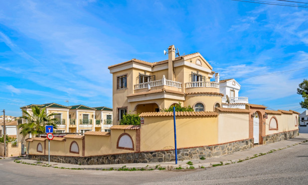 Villa - Resale - Orihuela Costa - C-38358