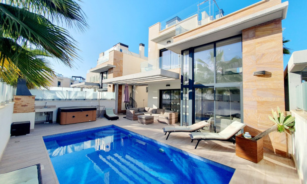 Villa - Resale - Orihuela Costa - Lomas de Cabo Roig