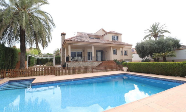 Villa - Resale - Pilar de la Horadada - Riomar