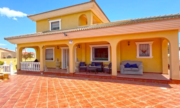 Villa - Resale - Torrevieja - C-41172