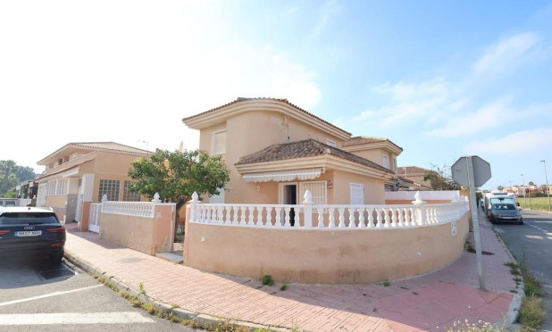 Villa - Resale - Torrevieja - C-57953