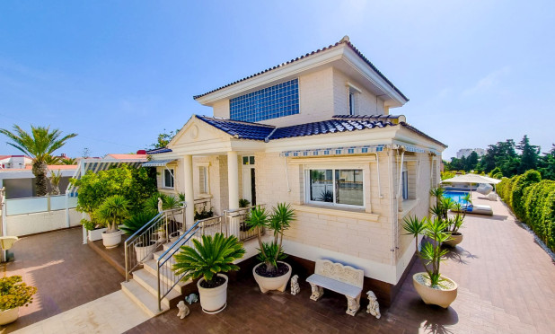 Villa - Resale - Torrevieja - La Mata