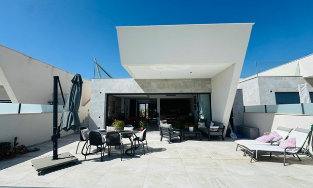 Villa - Reventa - Ciudad Quesada - La Fiesta