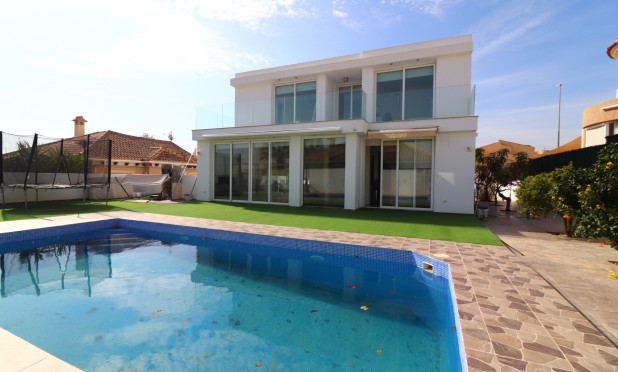 Villa - Reventa - La Marina - C-34346