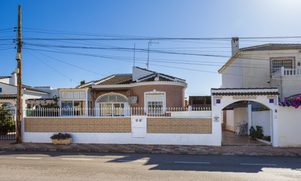 Villa - Reventa - Torrevieja - Urbanización San Luis